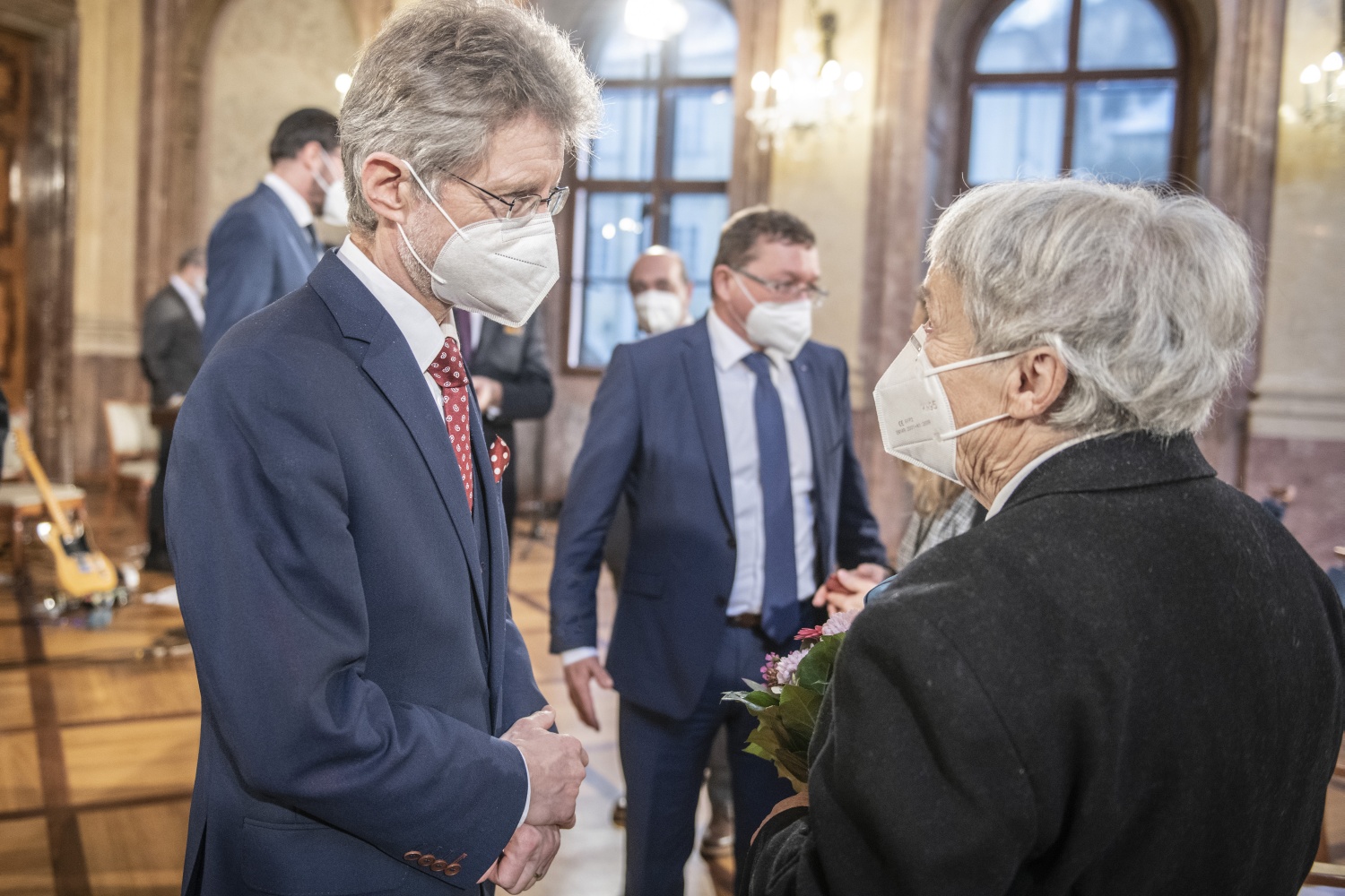 pamětnice šoa Michaela Vidláková a předseda senátu Miloš Vystrčil